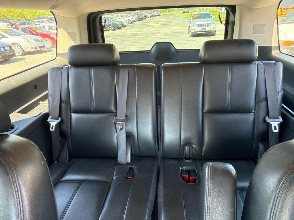 GMC Yukon XL SLT-1 1/2 Ton 4WD 2012