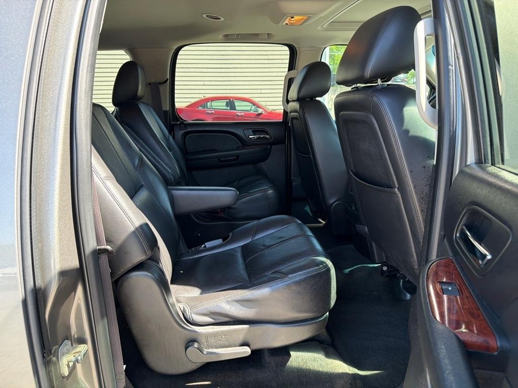 GMC Yukon XL SLT-1 1/2 Ton 4WD 2012