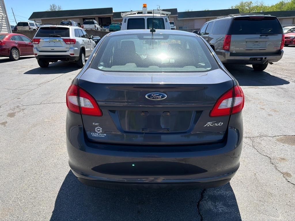 Ford Fiesta SE Sedan 2012