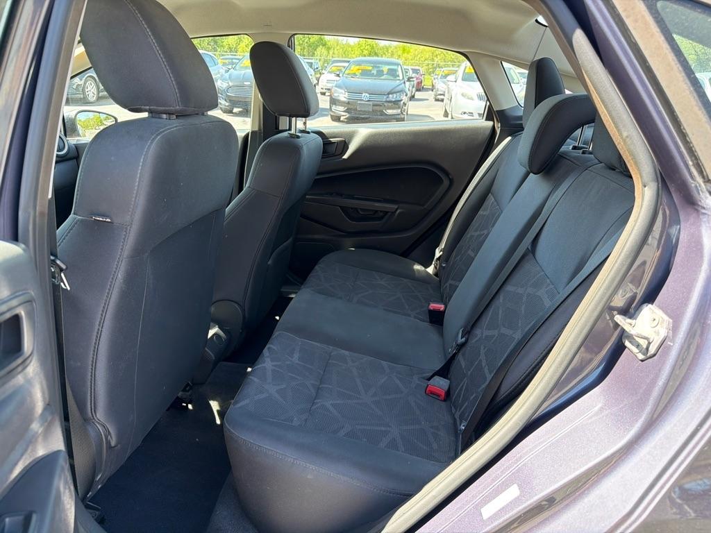 Ford Fiesta SE Sedan 2012