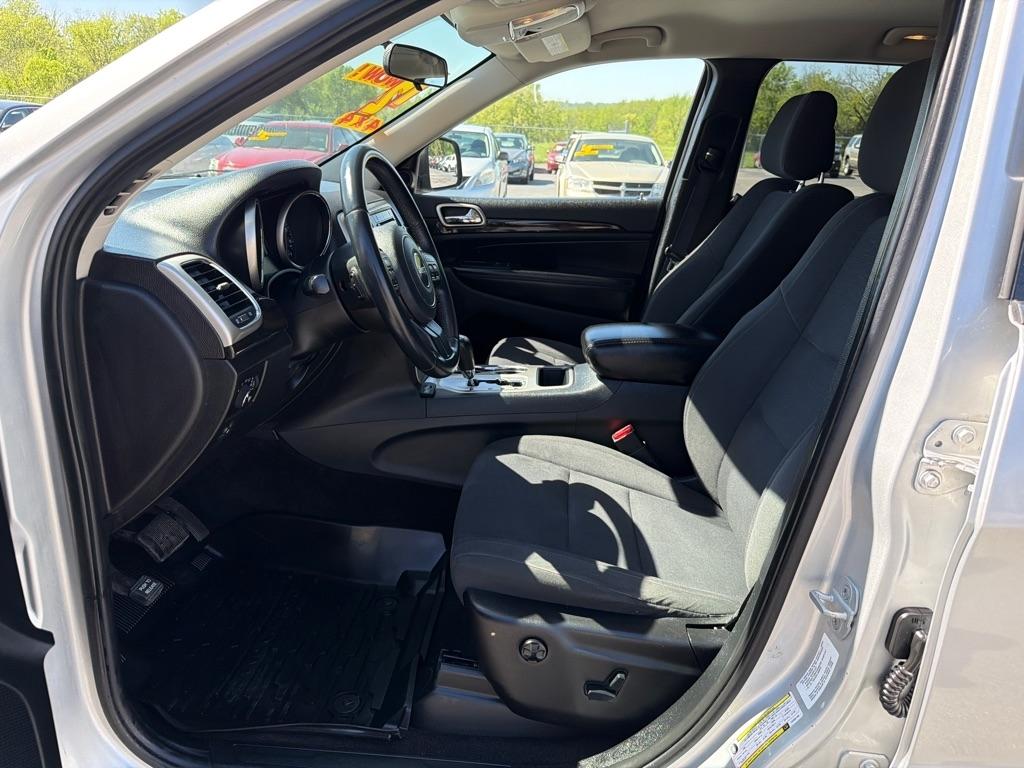 Jeep Grand Cherokee Laredo 4WD 2012