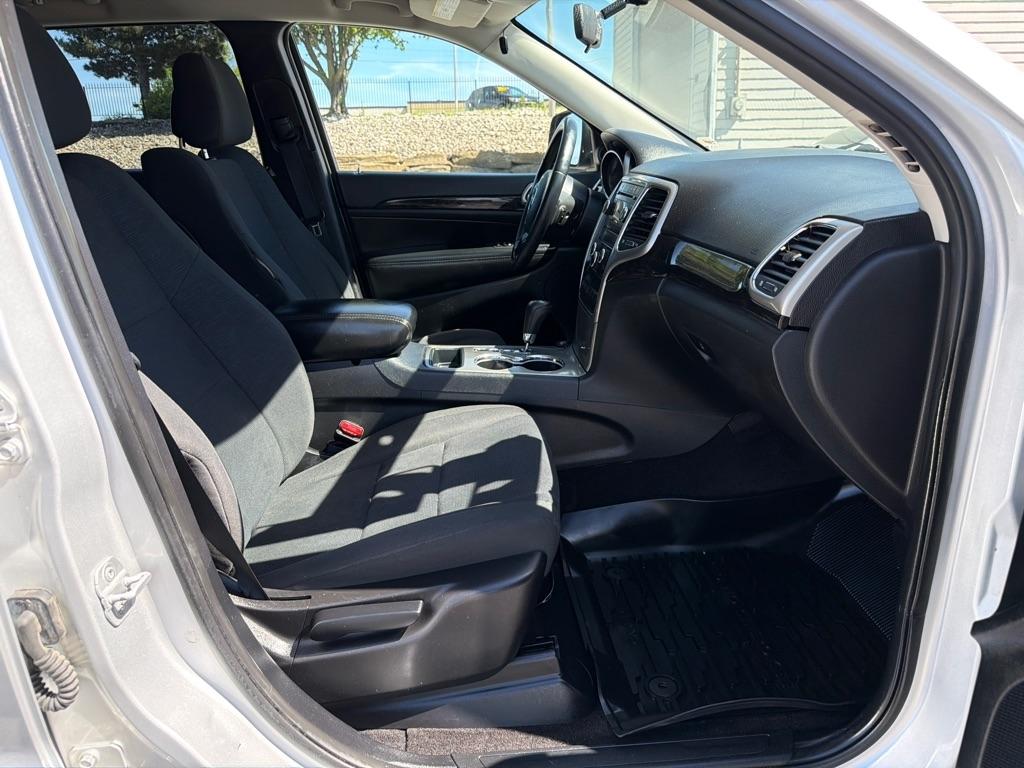 Jeep Grand Cherokee Laredo 4WD 2012