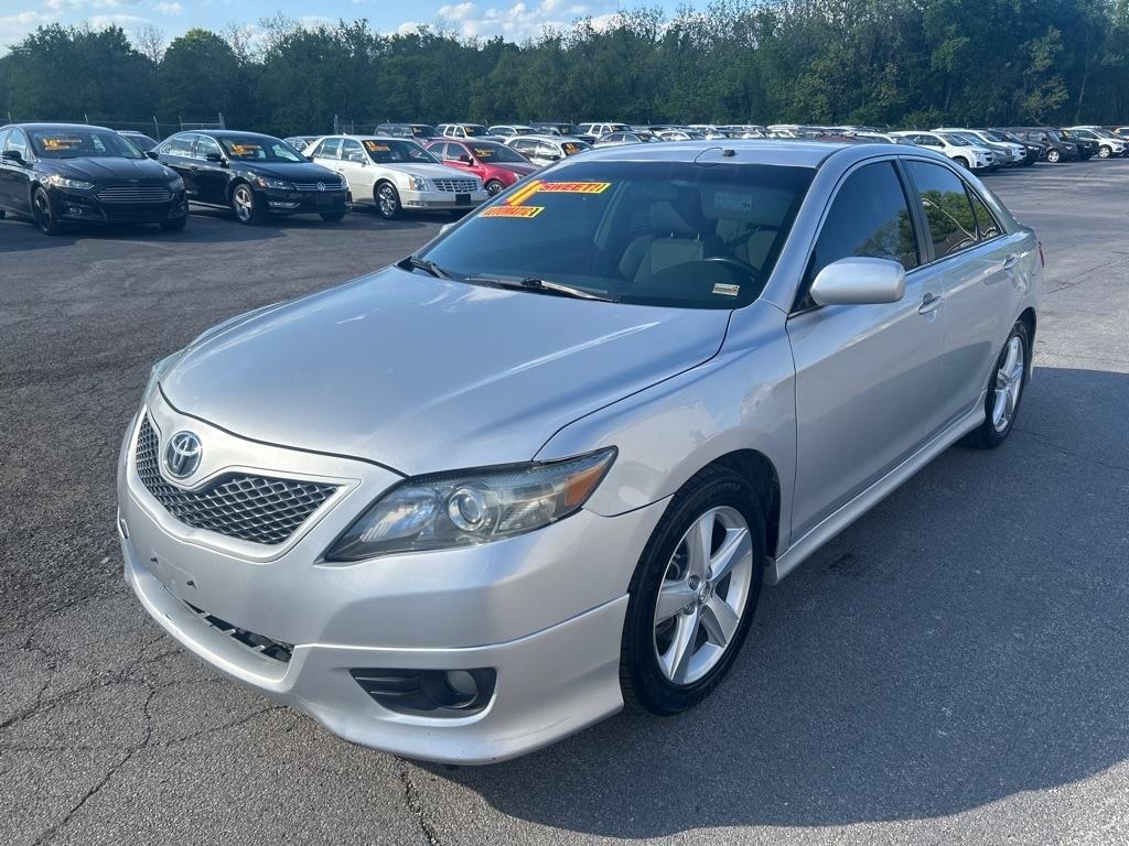 Toyota Camry SE 6-Spd MT 2011