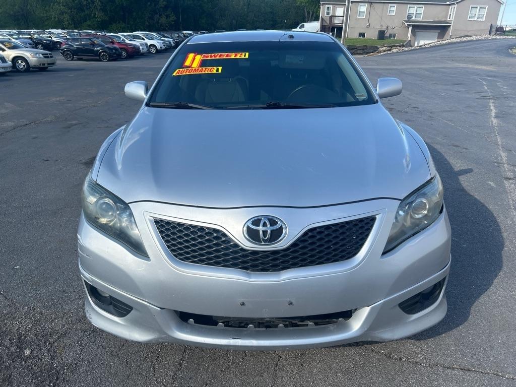 Toyota Camry SE 6-Spd MT 2011