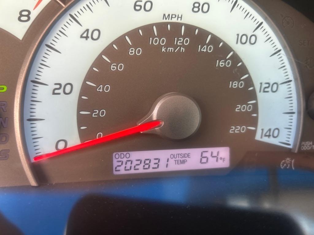 Toyota Camry SE 6-Spd MT 2011