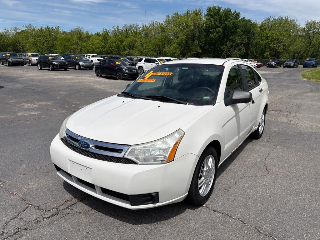 Ford Focus SE Sedan 2011