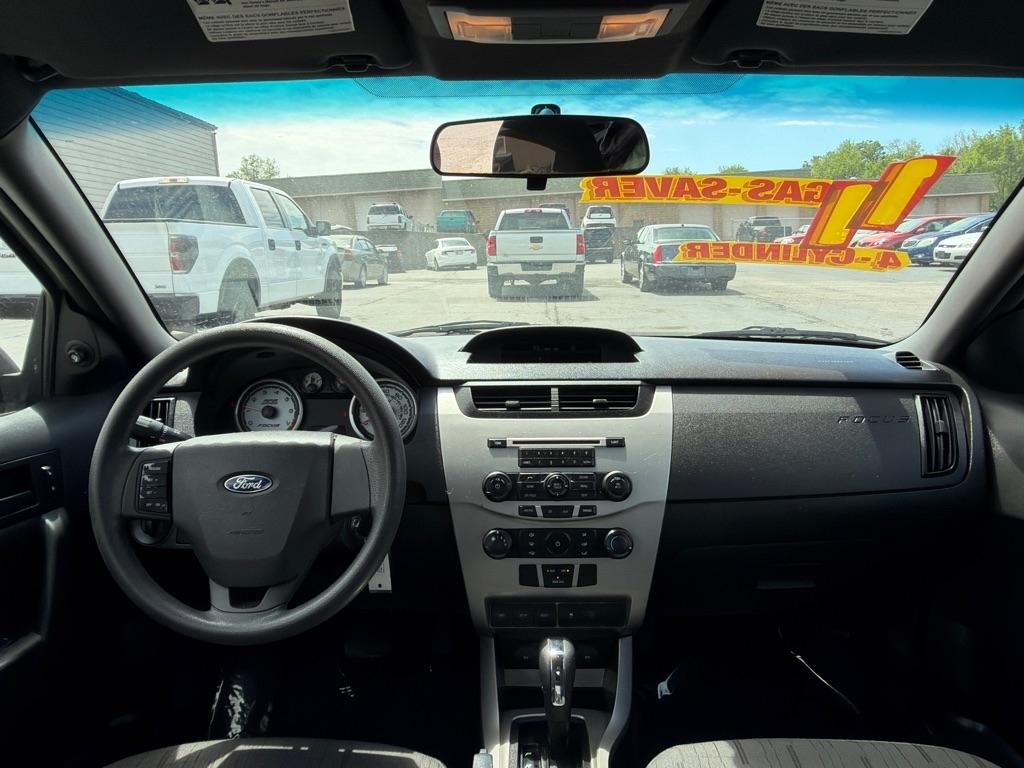 Ford Focus SE Sedan 2011