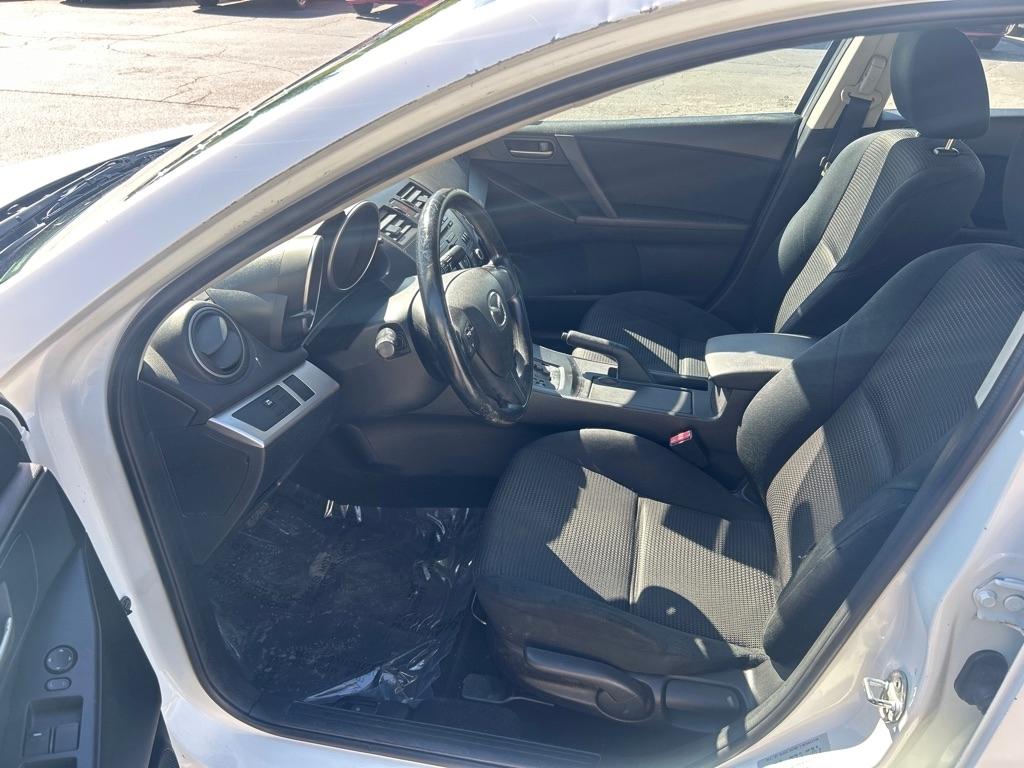 Mazda MAZDA3 i SV AT 4-Door 2013