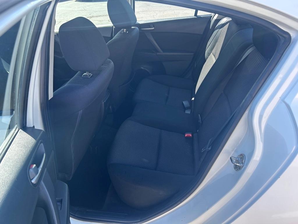 Mazda MAZDA3 i SV AT 4-Door 2013