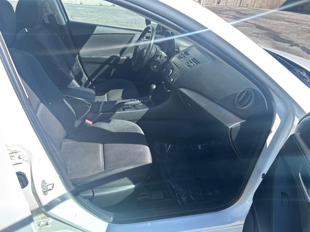 Mazda MAZDA3 i SV AT 4-Door 2013