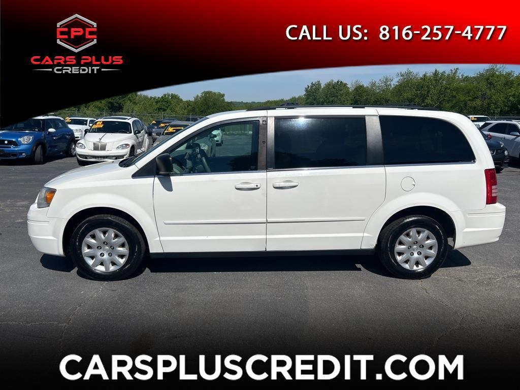 Chrysler Town & Country LX 2010