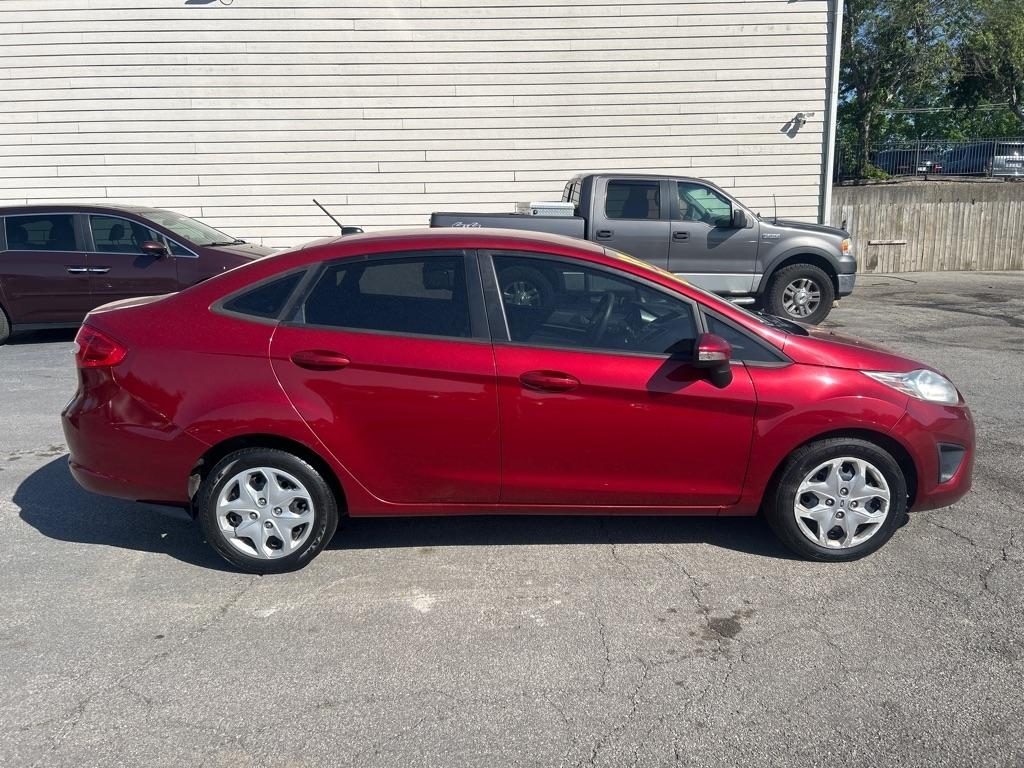 Ford Fiesta SE Sedan 2013