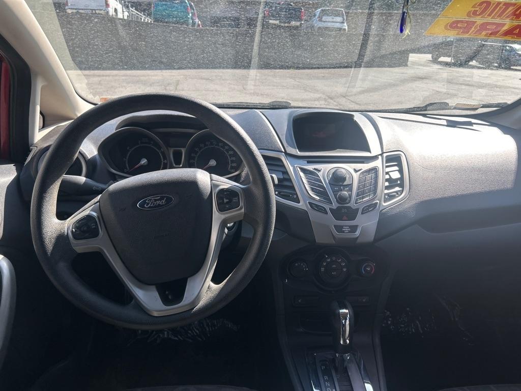Ford Fiesta SE Sedan 2013