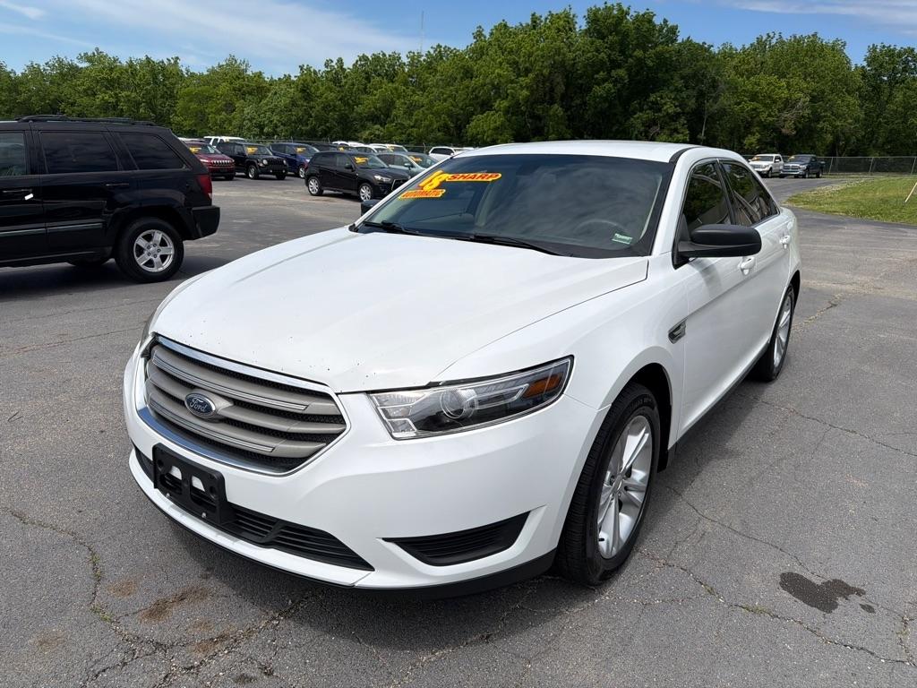 Ford Taurus SE FWD 2018