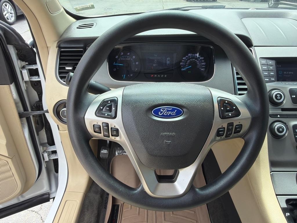 Ford Taurus SE FWD 2018