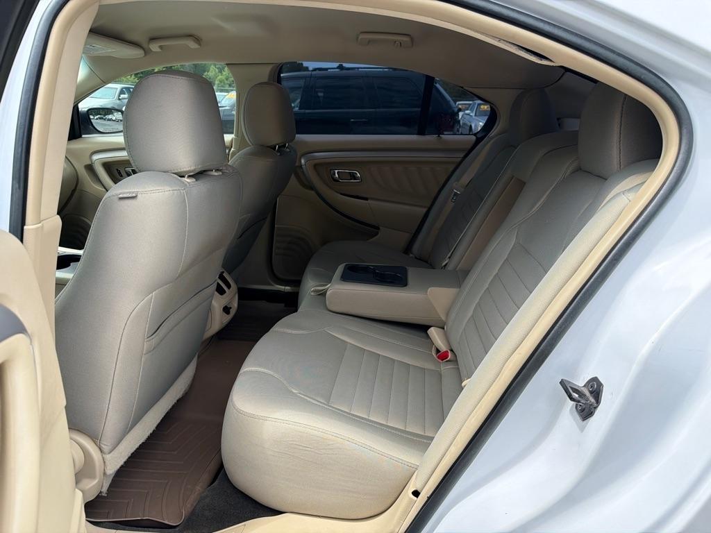 Ford Taurus SE FWD 2018