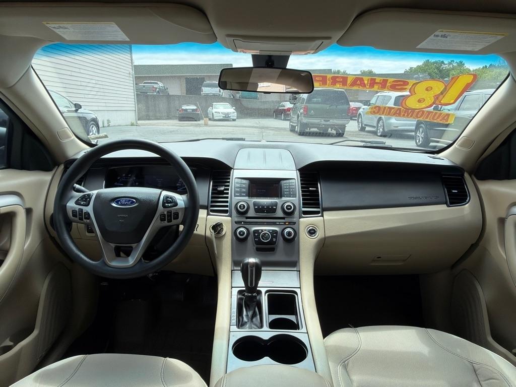 Ford Taurus SE FWD 2018
