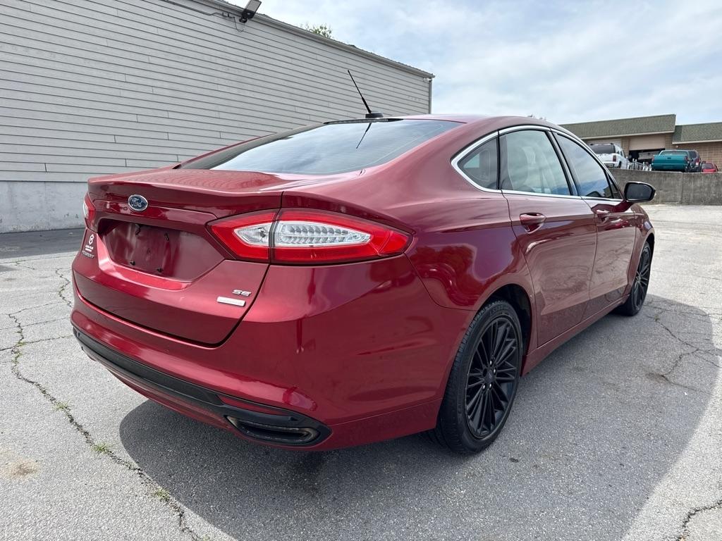 Ford Fusion SE 2016