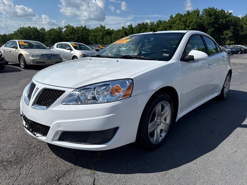 Pontiac G6 Base 2010