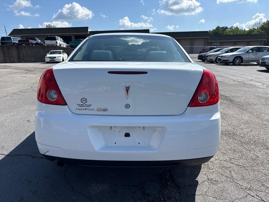 Pontiac G6 Base 2010