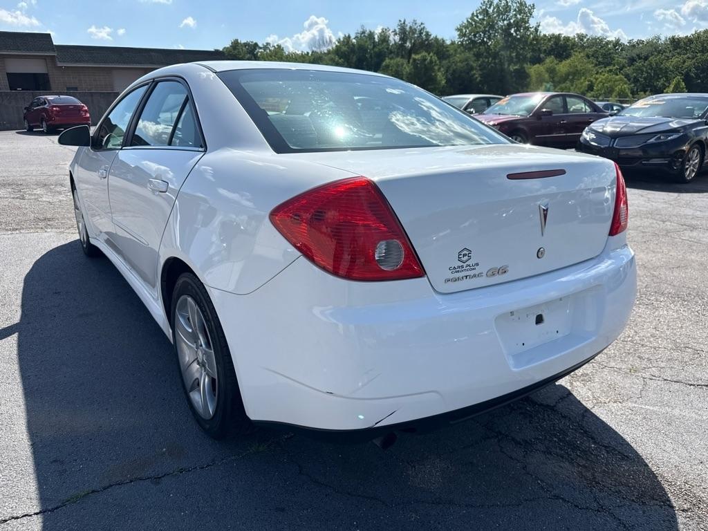 Pontiac G6 Base 2010
