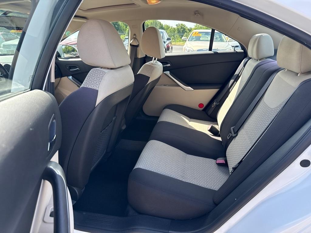 Pontiac G6 Base 2010