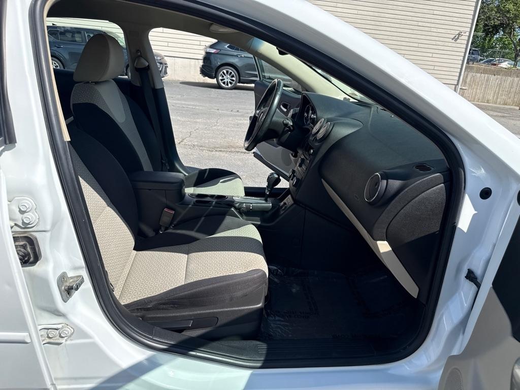 Pontiac G6 Base 2010