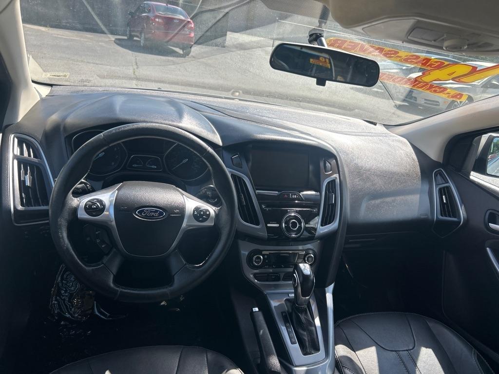 Ford Focus Titanium Hatch 2014
