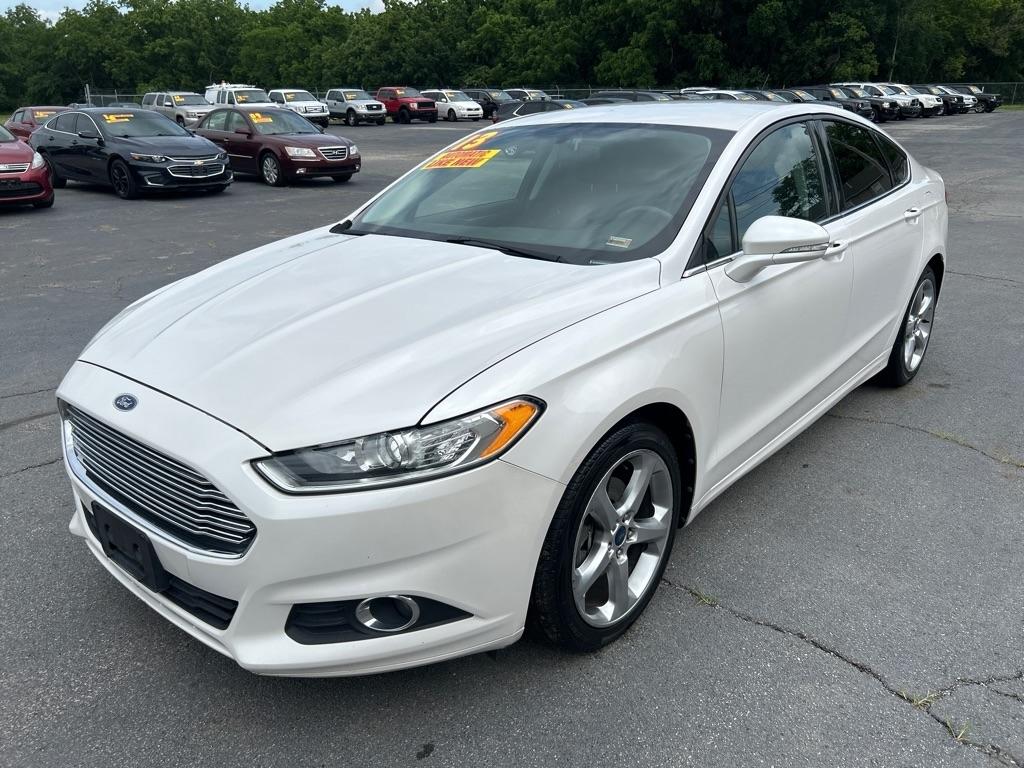 Ford Fusion SE 2013