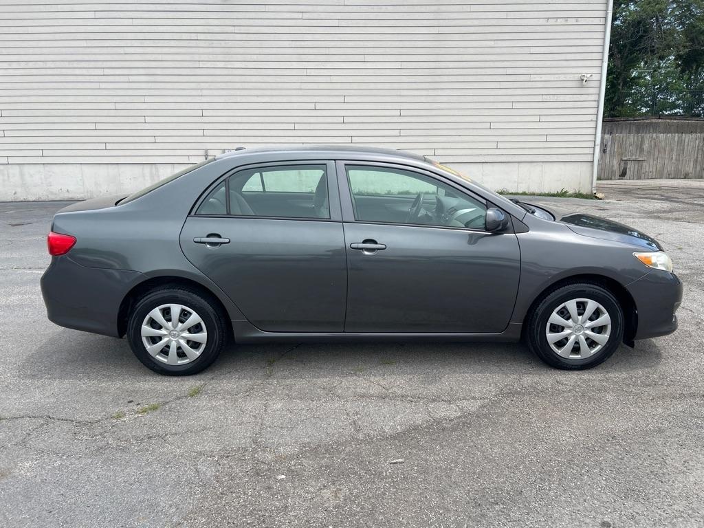 Toyota Corolla LE 4-Speed AT 2010