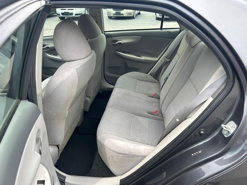 Toyota Corolla LE 4-Speed AT 2010