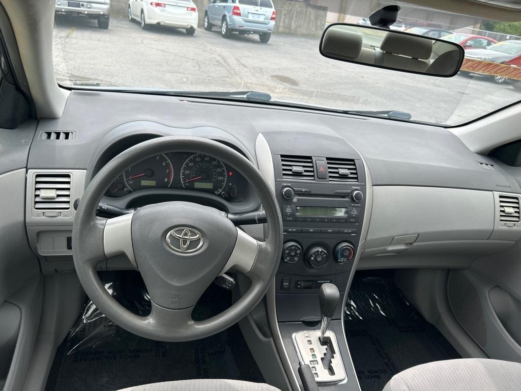 Toyota Corolla LE 4-Speed AT 2010
