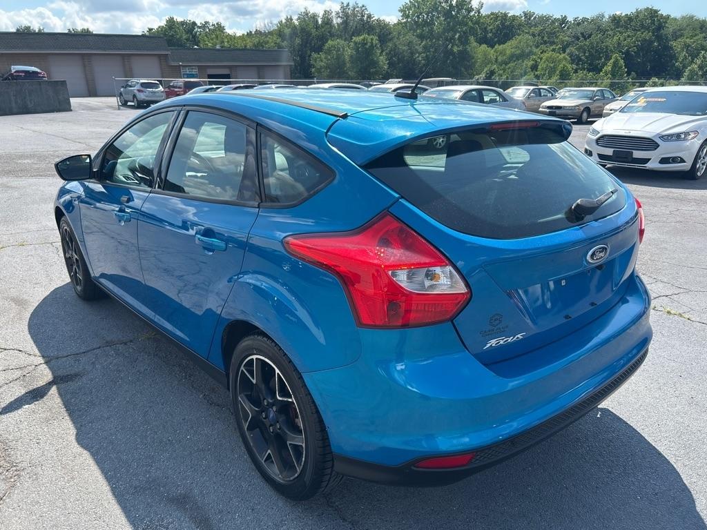 Ford Focus SE 2012