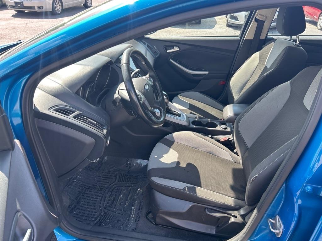 Ford Focus SE 2012
