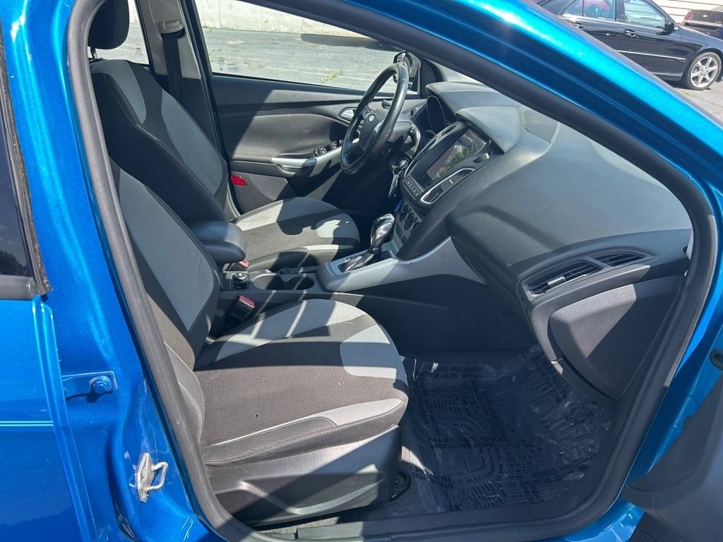 Ford Focus SE 2012
