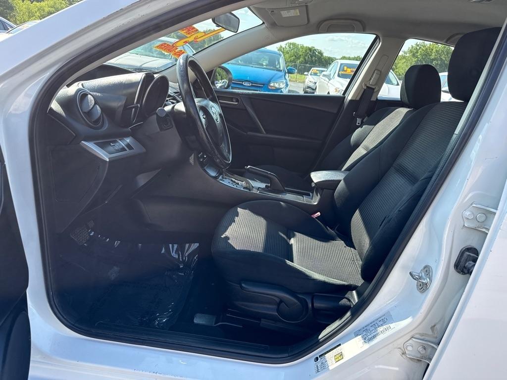 Mazda MAZDA3 i SV AT 4-Door 2013
