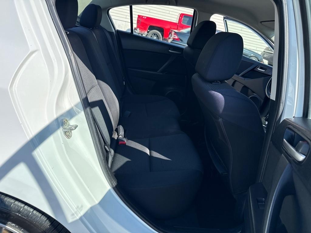 Mazda MAZDA3 i SV AT 4-Door 2013