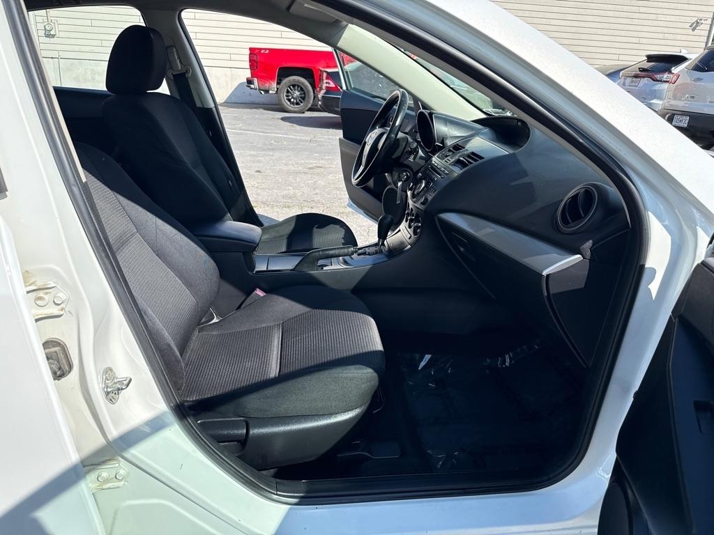 Mazda MAZDA3 i SV AT 4-Door 2013