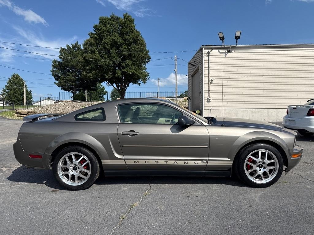 Ford Mustang V6 Premium Coupe 2005
