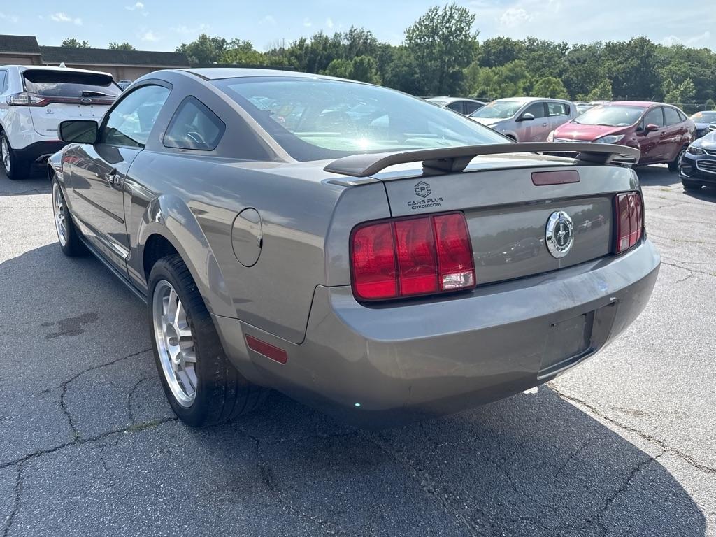 Ford Mustang V6 Premium Coupe 2005