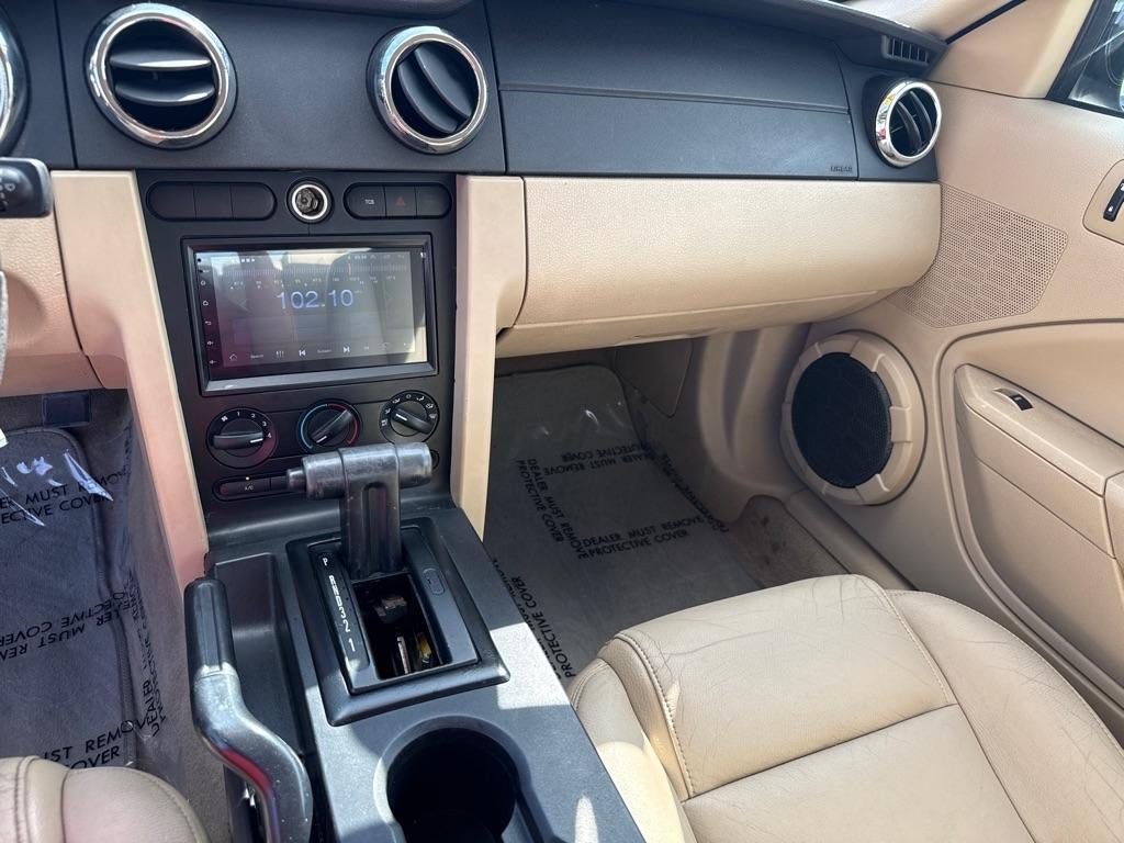 Ford Mustang V6 Premium Coupe 2005