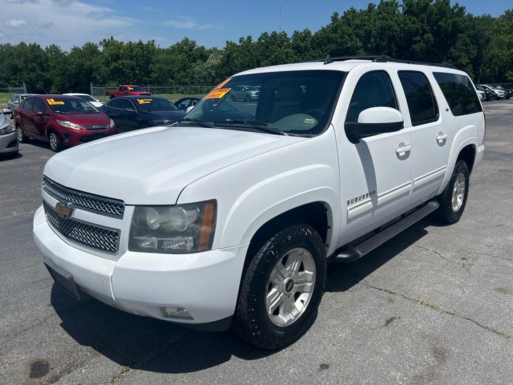 Chevrolet Suburban LT 1500 4WD 2011