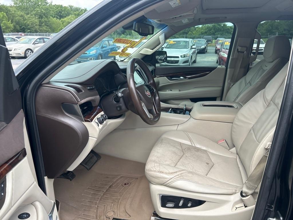 Cadillac Escalade Luxury 4WD 2015