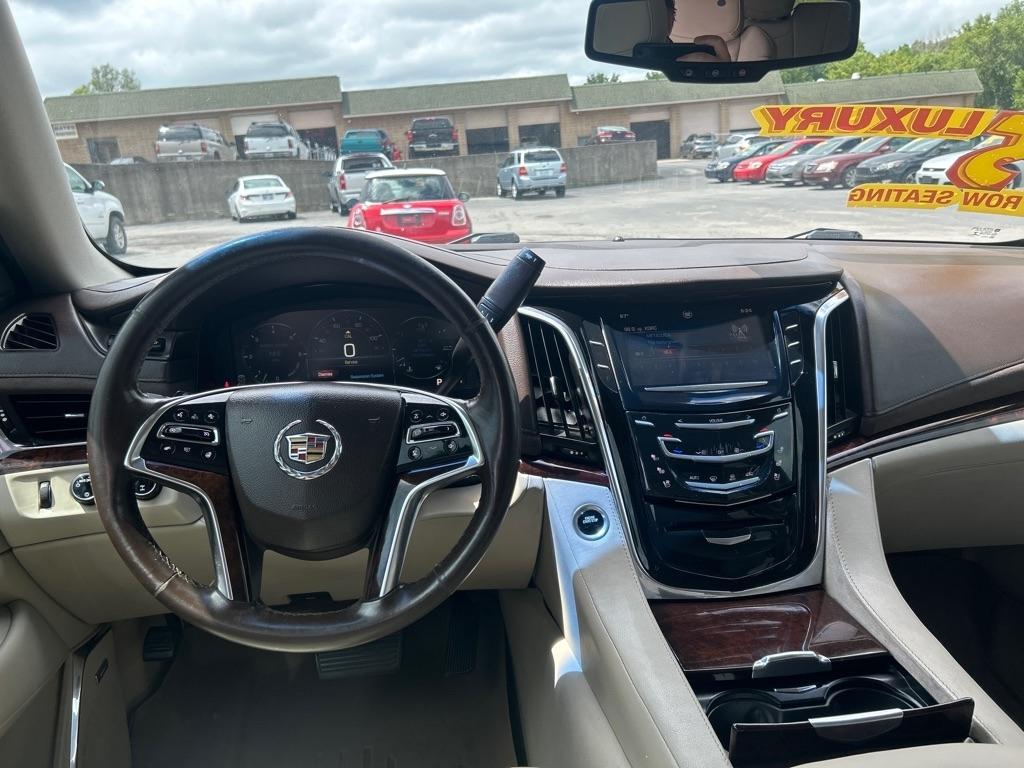 Cadillac Escalade Luxury 4WD 2015