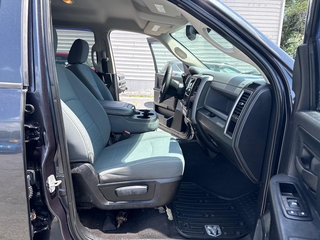 RAM 1500 Tradesman Quad Cab 4WD 2014