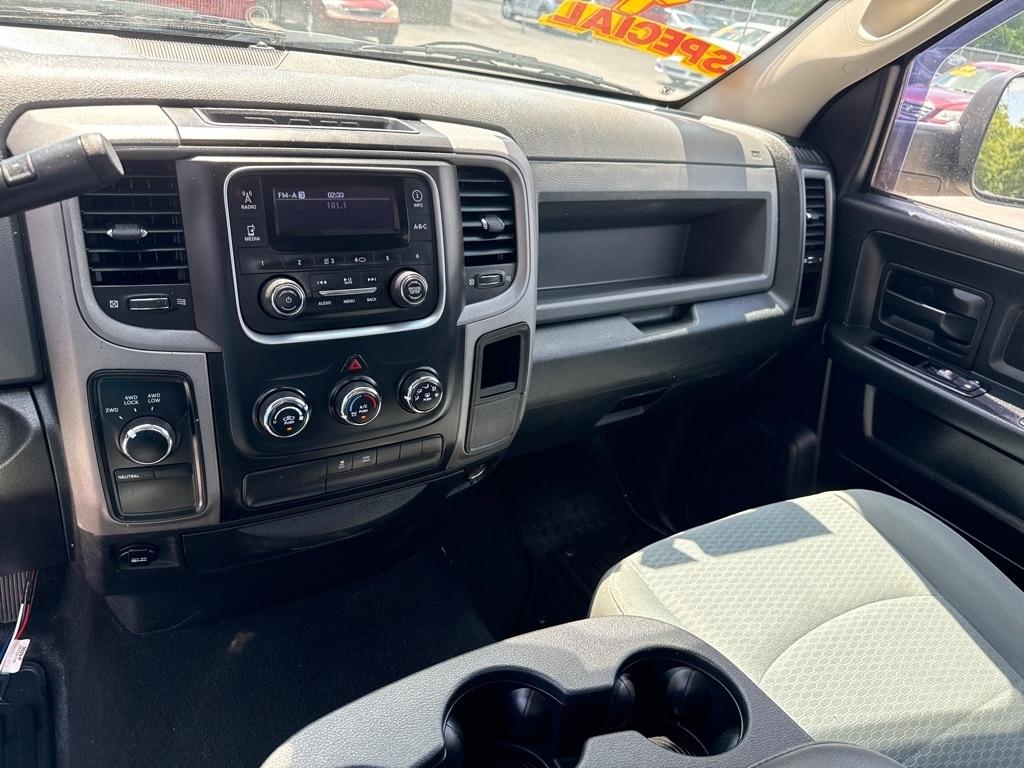 RAM 1500 Tradesman Quad Cab 4WD 2014