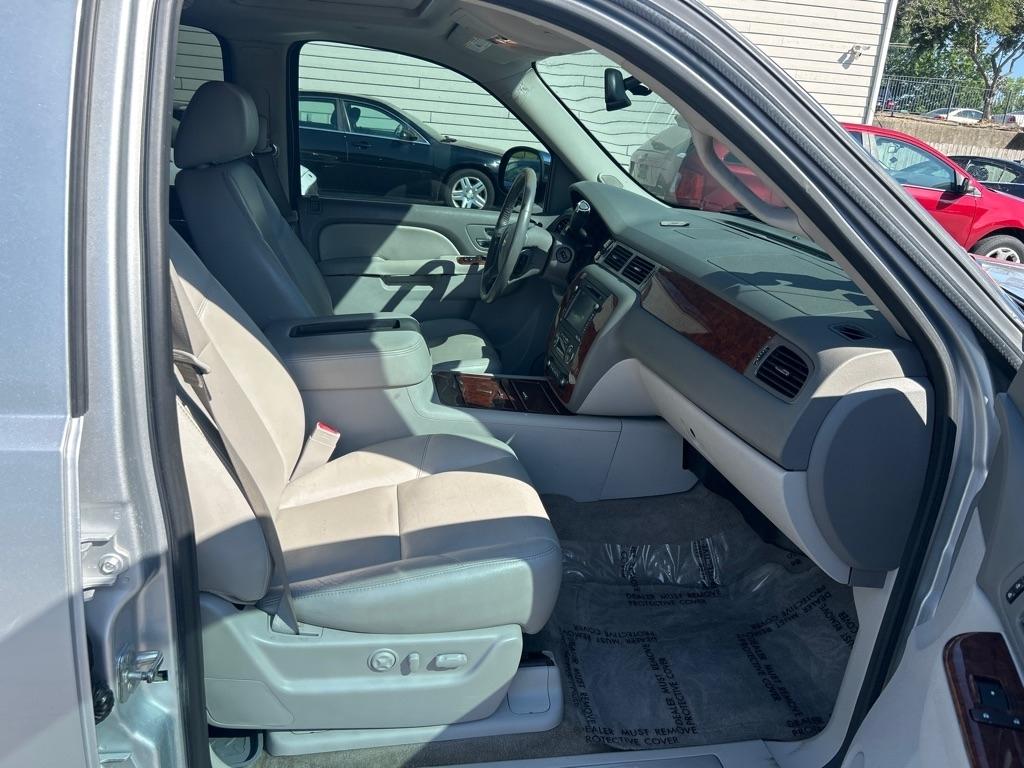 Chevrolet Avalanche LTZ 4WD 2013