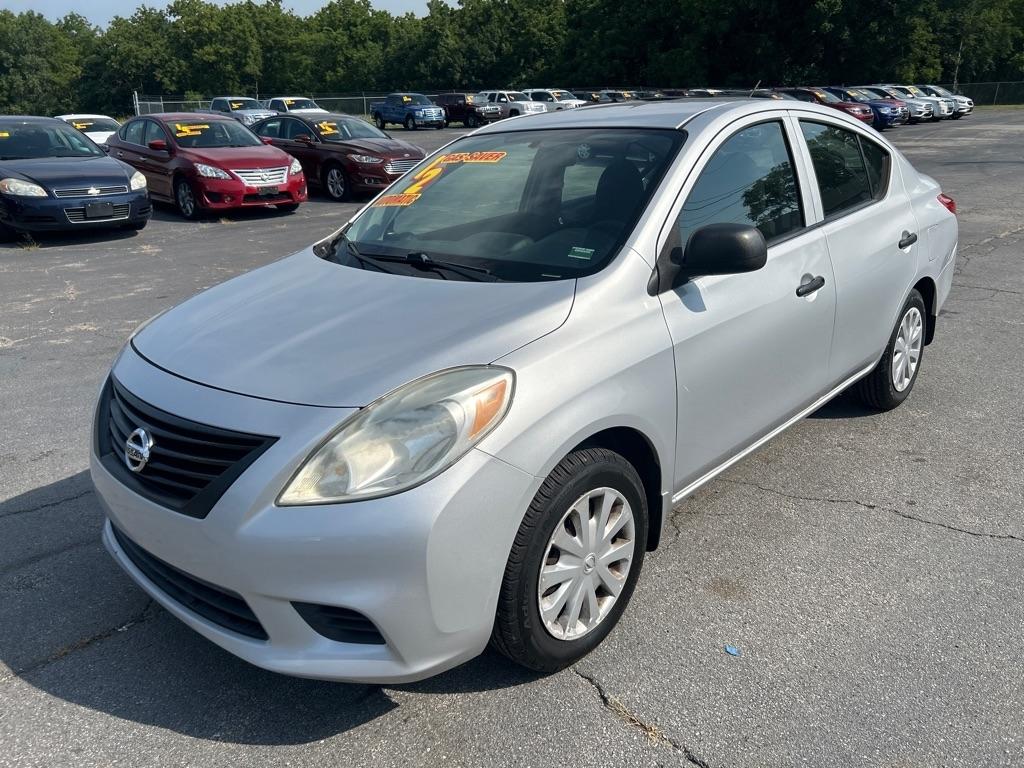 Nissan Versa 1.6 S Sedan 2012
