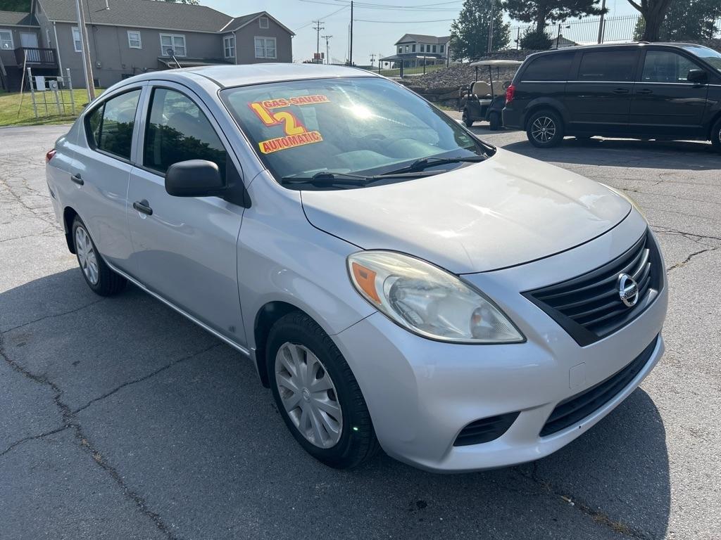 Nissan Versa 1.6 S Sedan 2012