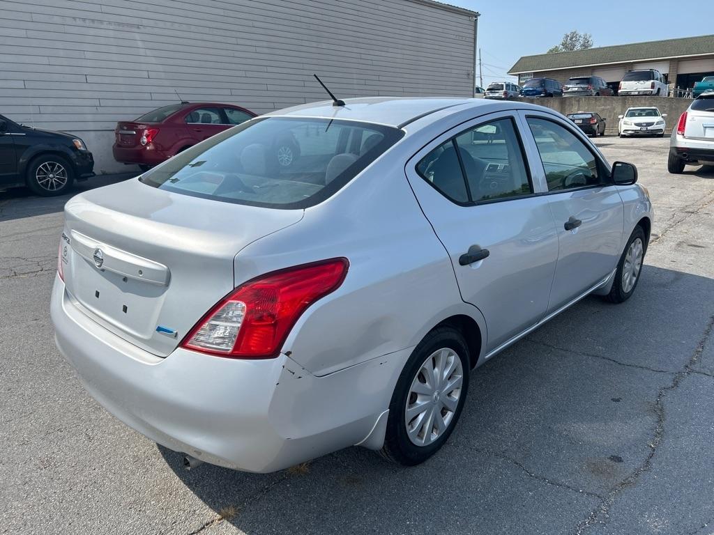 Nissan Versa 1.6 S Sedan 2012